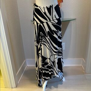 Black and Beige Abstract Print Women's Skirt